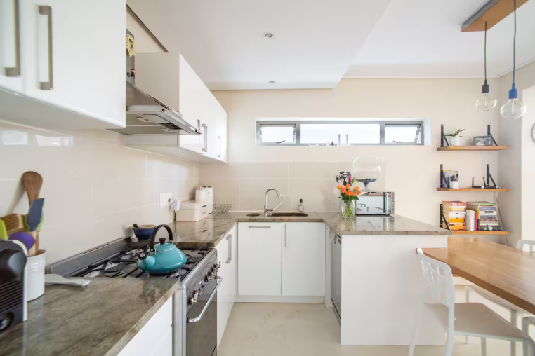 2 Bedroom Property for Sale in Vredehoek Western Cape